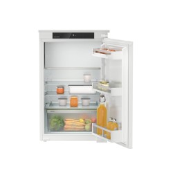 Įmontuojamas šaldytuvas...