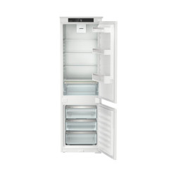 Įmontuojamas šaldytuvas...
